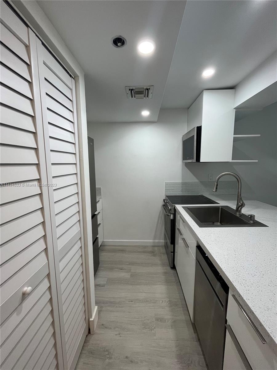 BRICKELL KEY II CONDO - Residential Lease