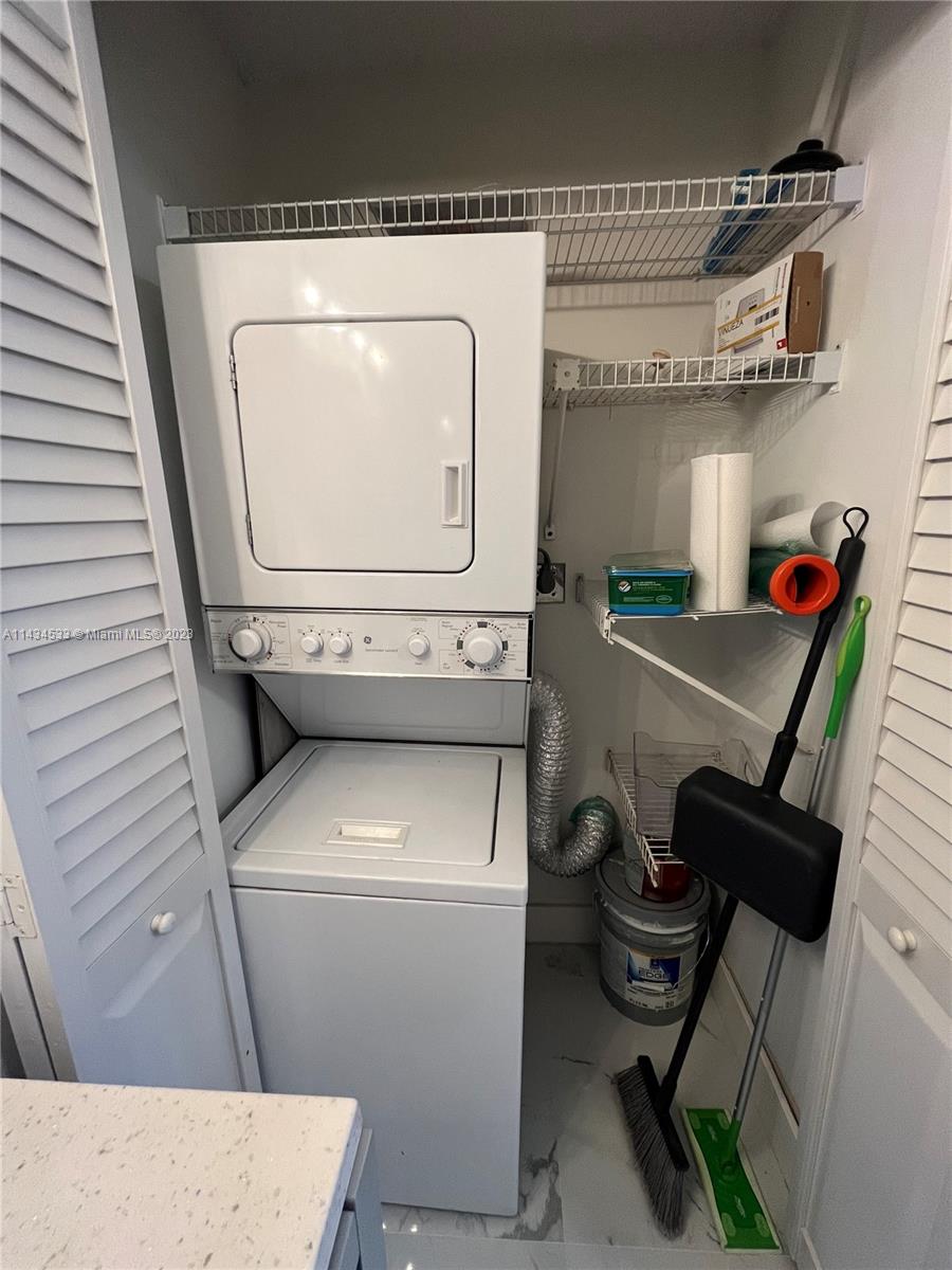 BRICKELL KEY II CONDO - Residential Lease