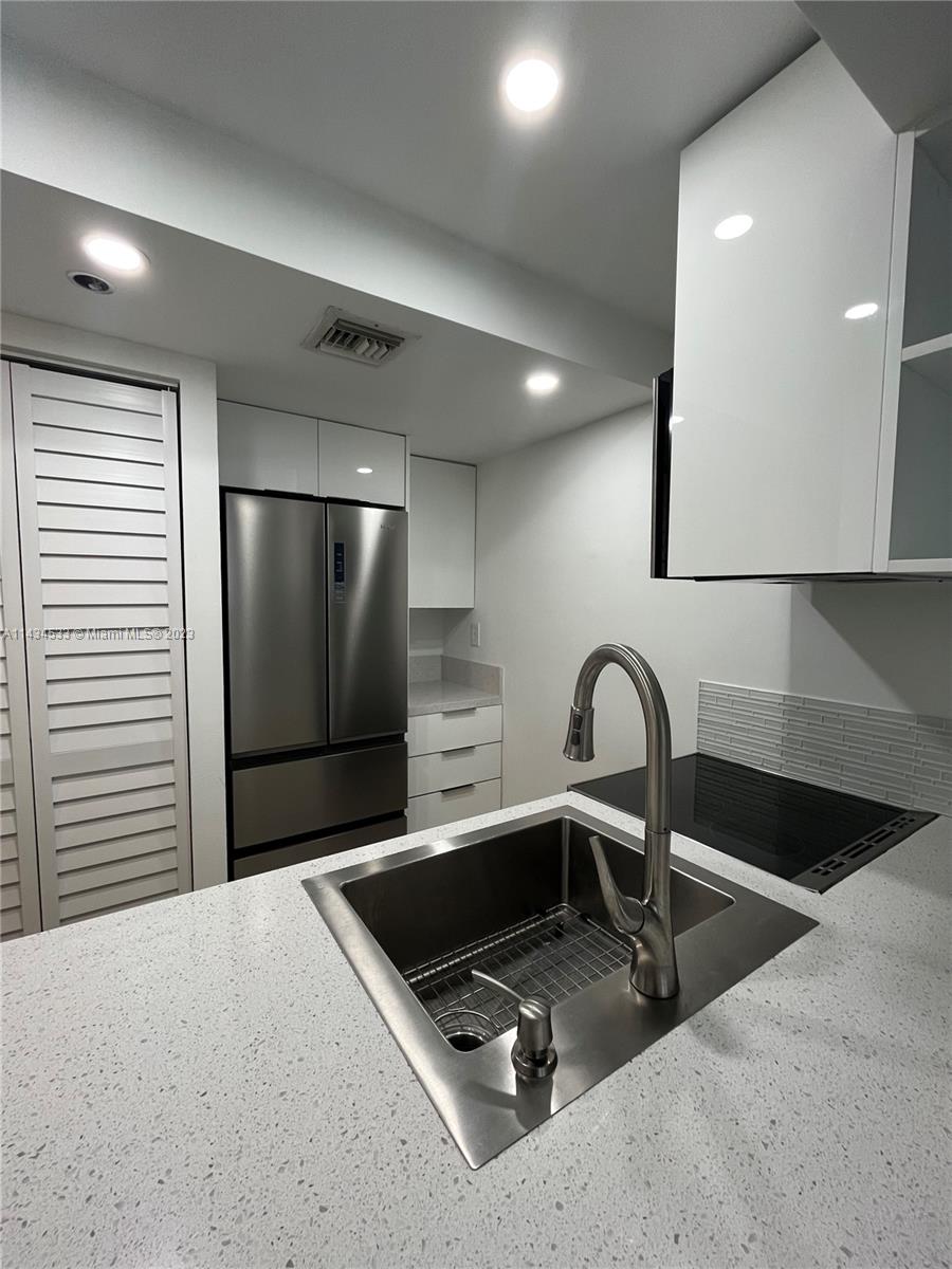 BRICKELL KEY II CONDO - Residential Lease