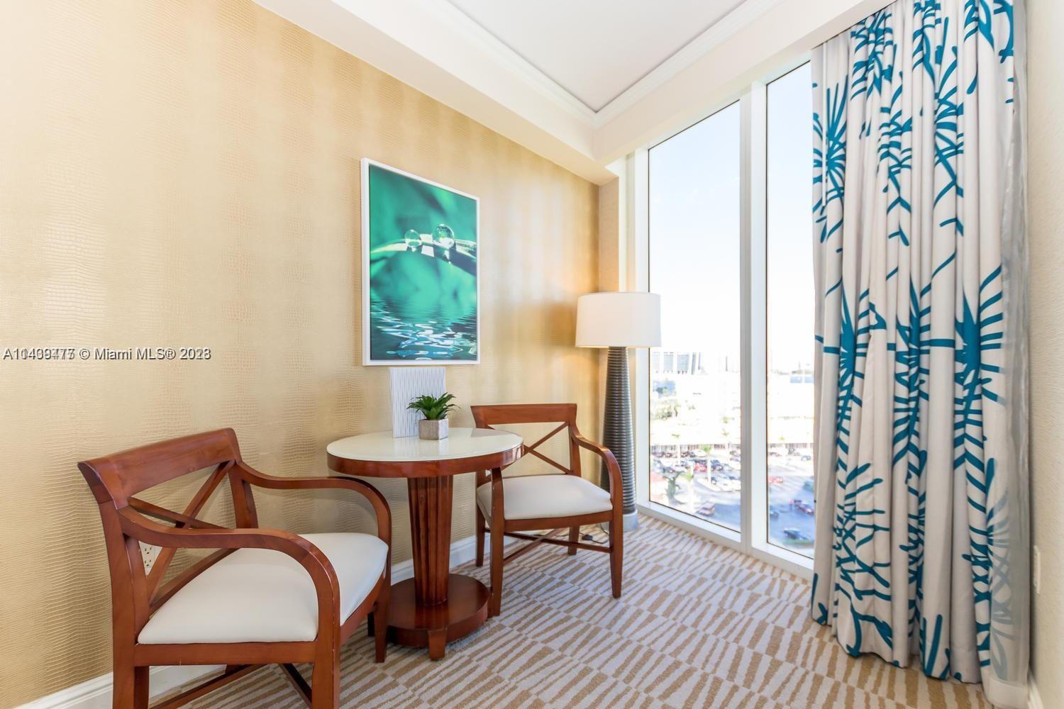 TRUMP INTERNATIONAL SONES - Residential