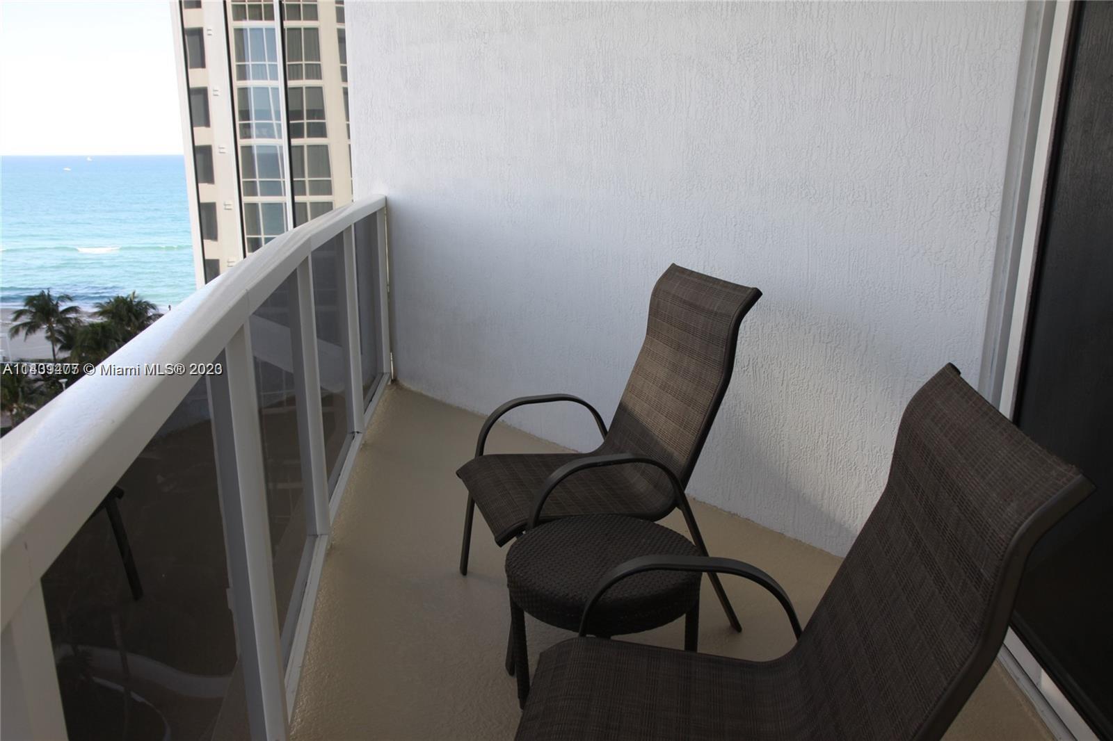TRUMP INTERNATIONAL SONES - Residential