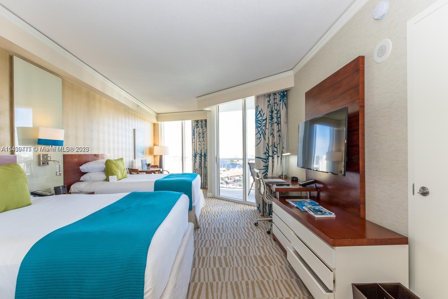 TRUMP INTERNATIONAL SONES - Residential