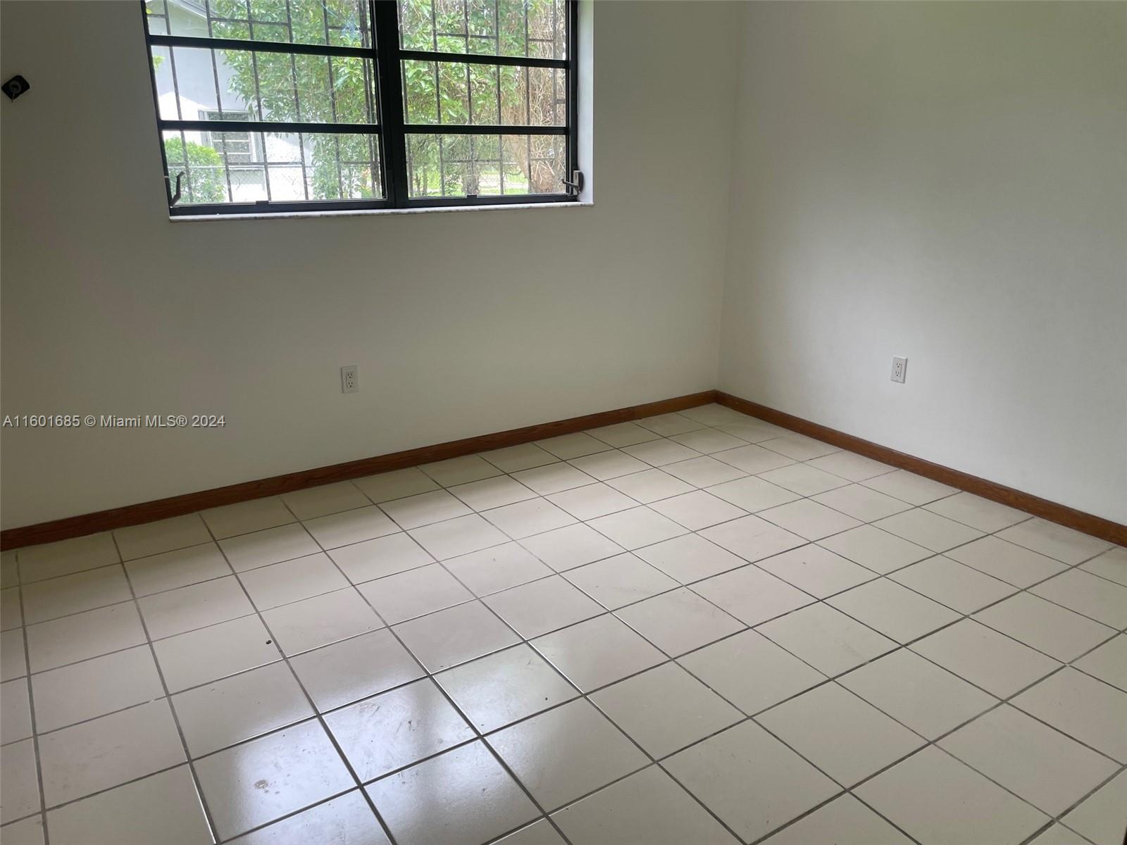 SILVER PALM CITY/REDLAND - Residential