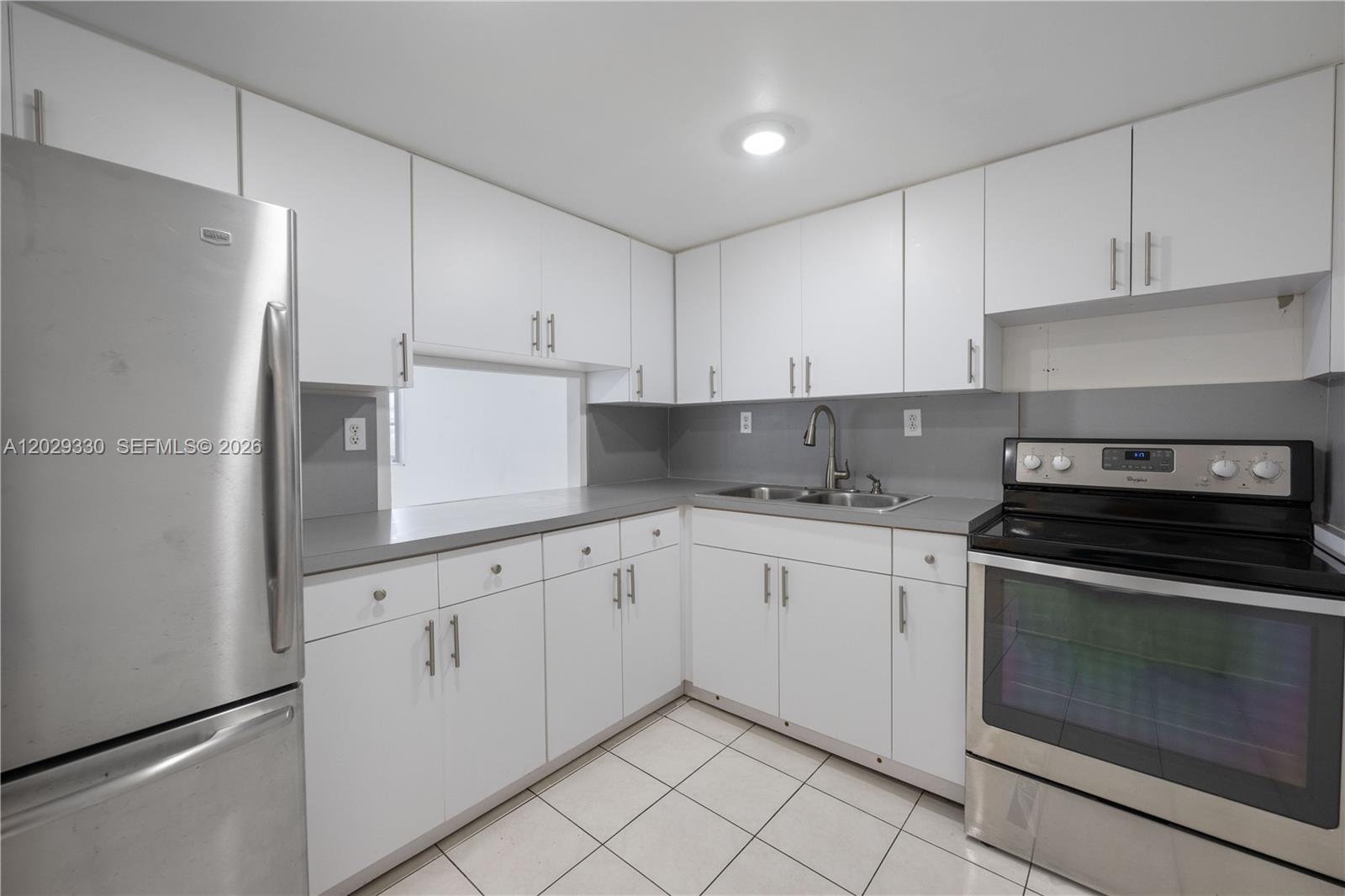 GATEWAY HOUSE CONDO - SOU - Residential Lease