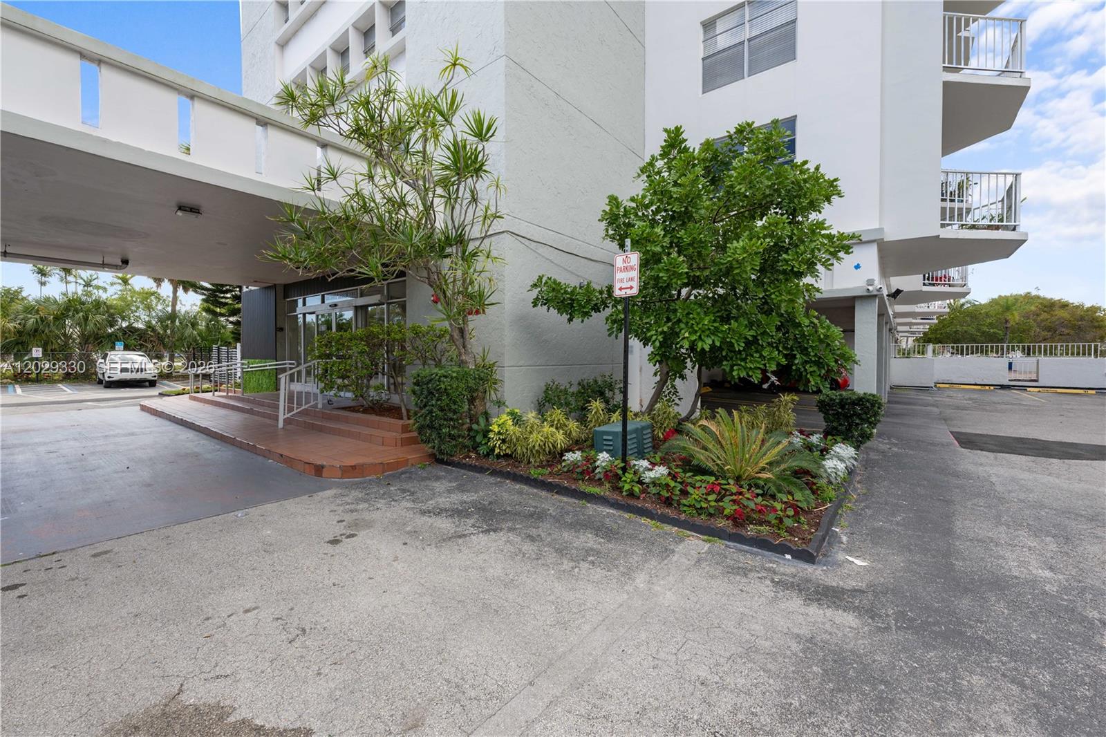 GATEWAY HOUSE CONDO - SOU - Residential Lease