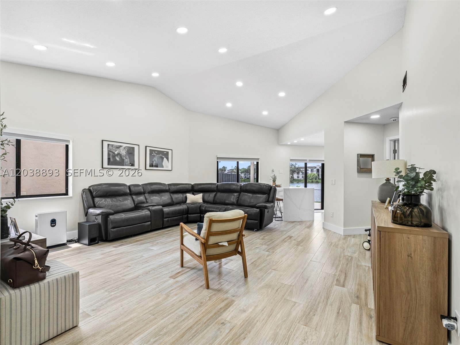 PEMBROKE LAKES SOUTH - Residential