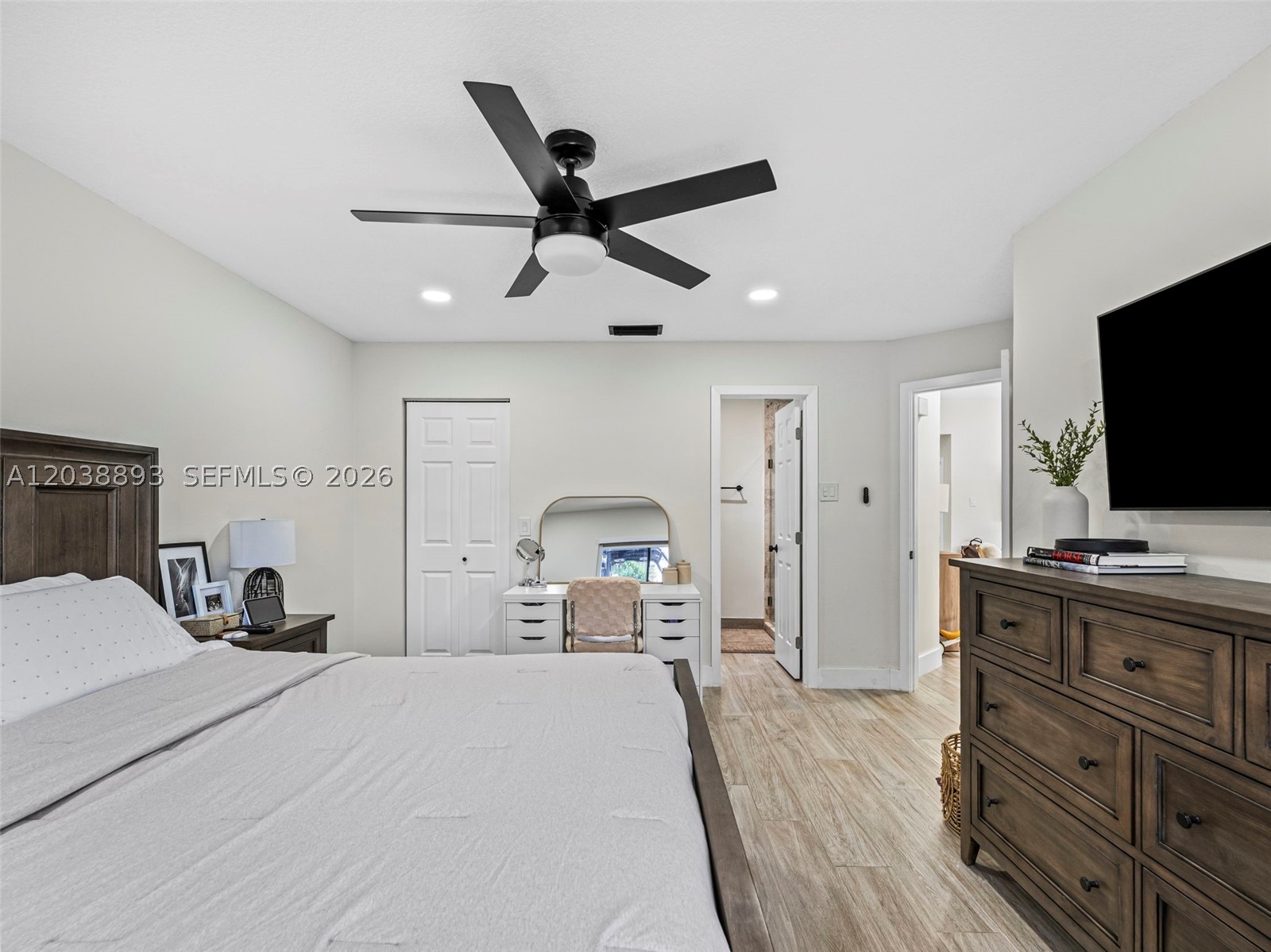 PEMBROKE LAKES SOUTH - Residential