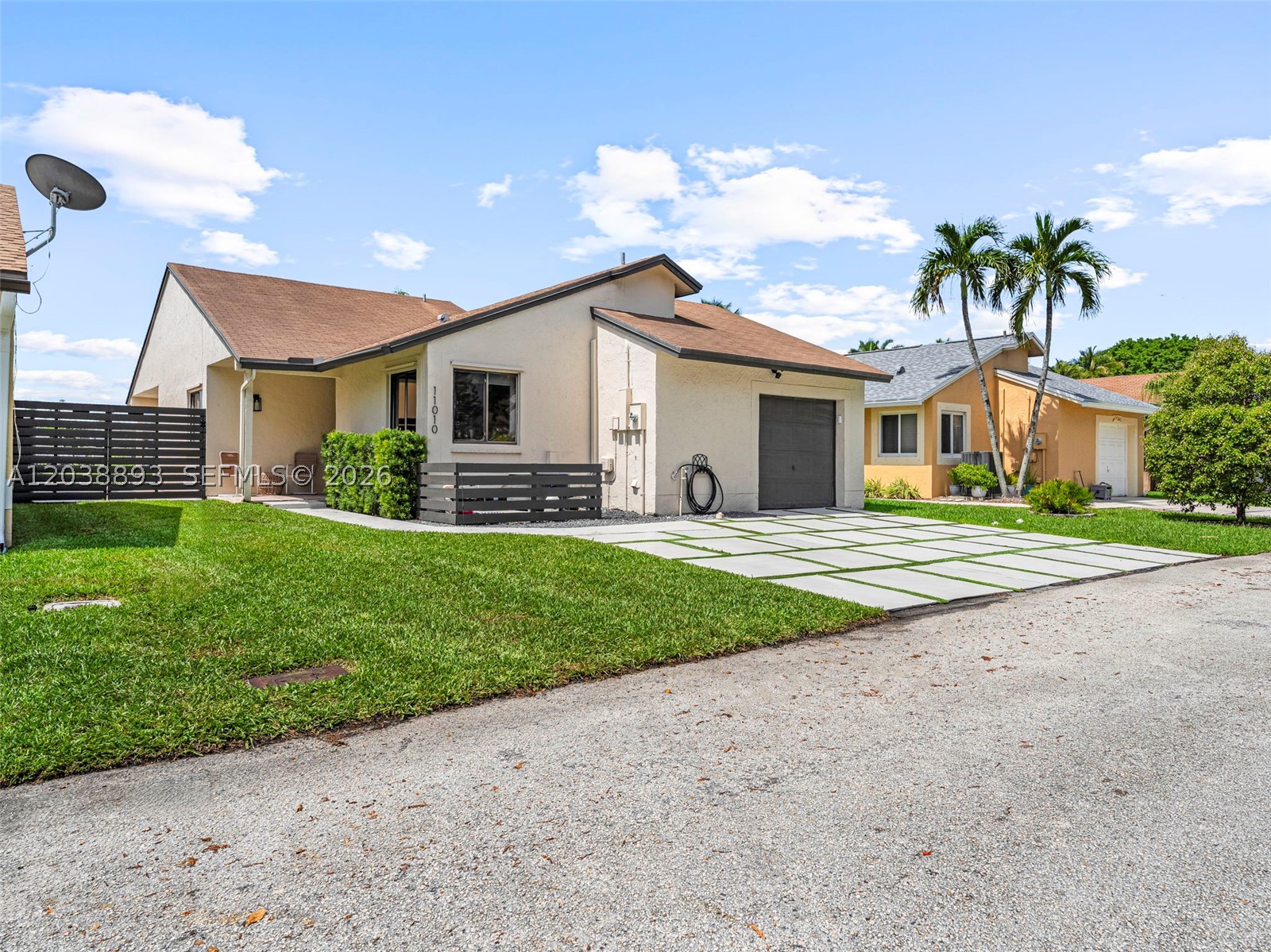 PEMBROKE LAKES SOUTH - Residential