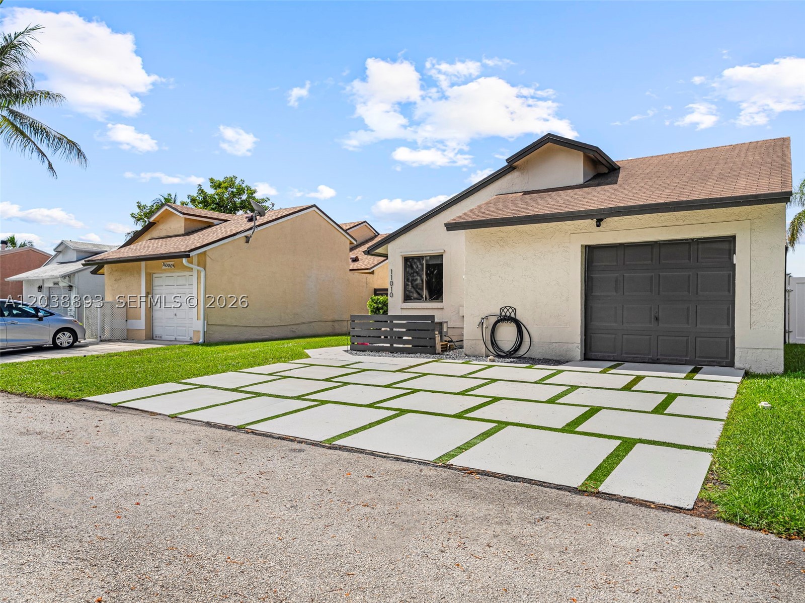PEMBROKE LAKES SOUTH - Residential