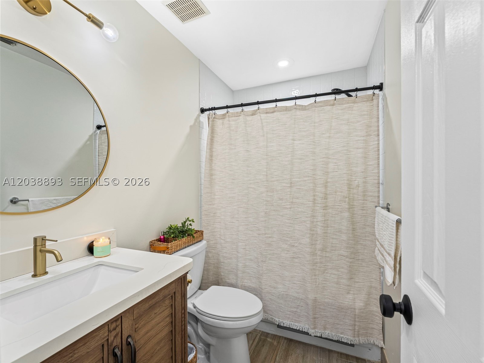 PEMBROKE LAKES SOUTH - Residential