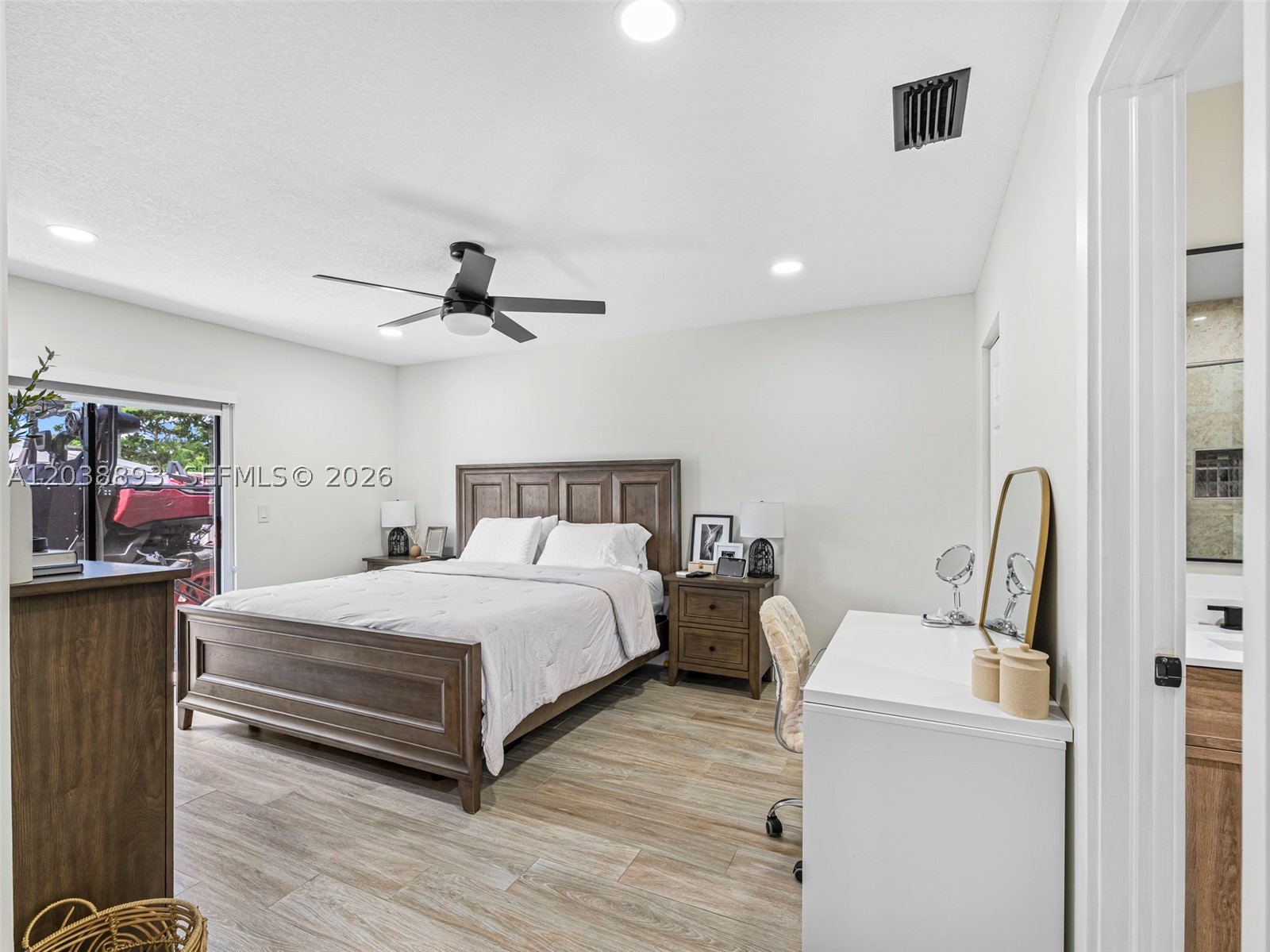 PEMBROKE LAKES SOUTH - Residential