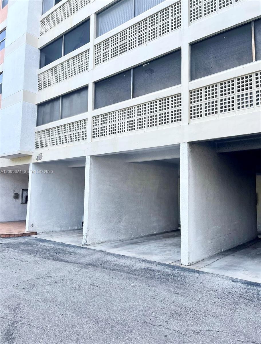 LAKES OF INVERRARY CONDO - Residential