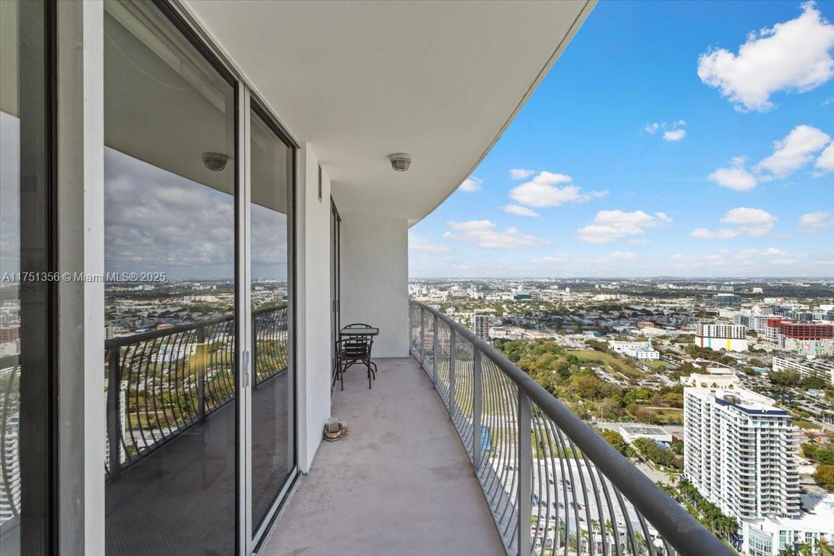 OPERA TOWER CONDO - Residential