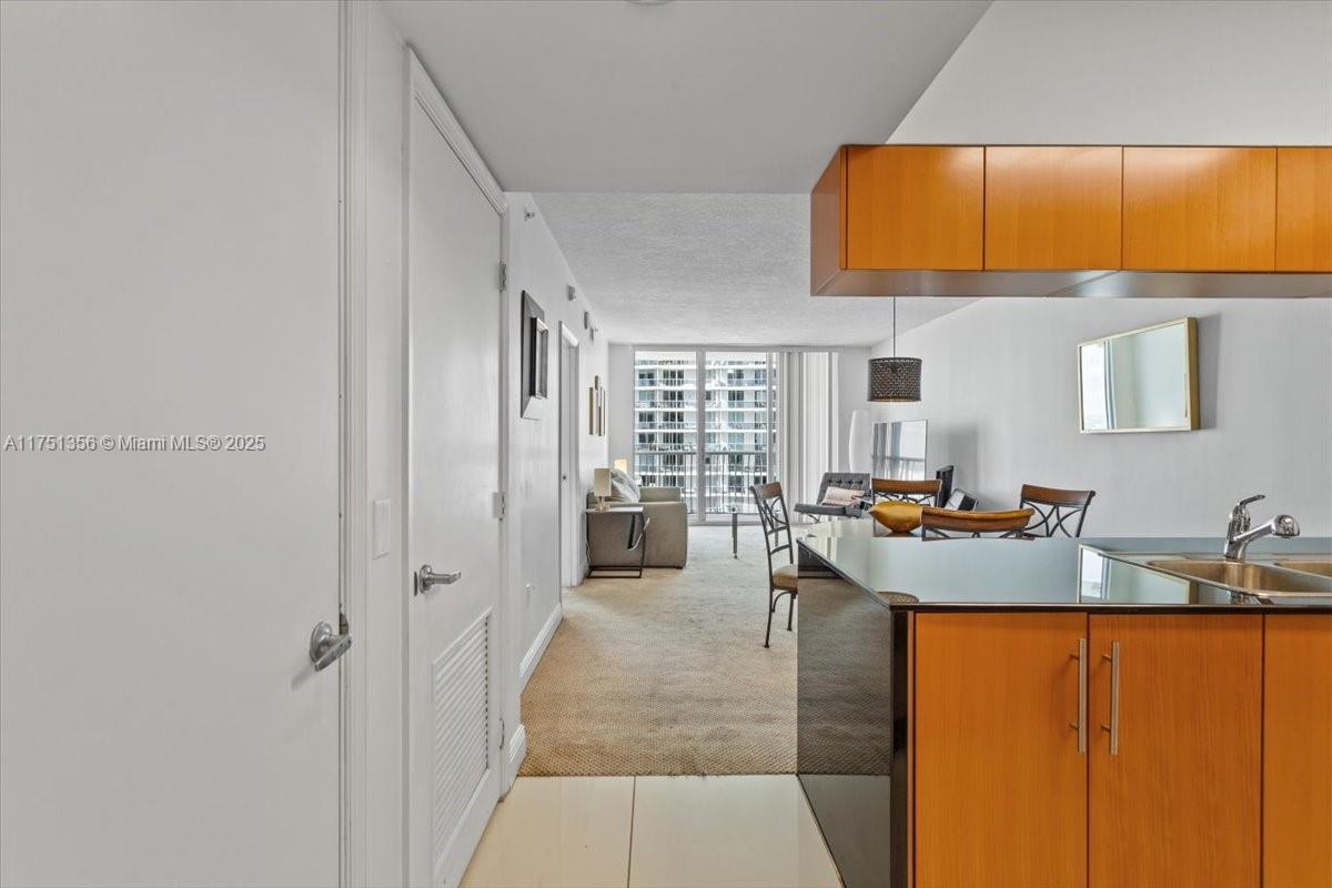 OPERA TOWER CONDO - Residential