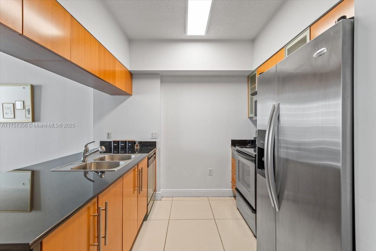 OPERA TOWER CONDO - Residential