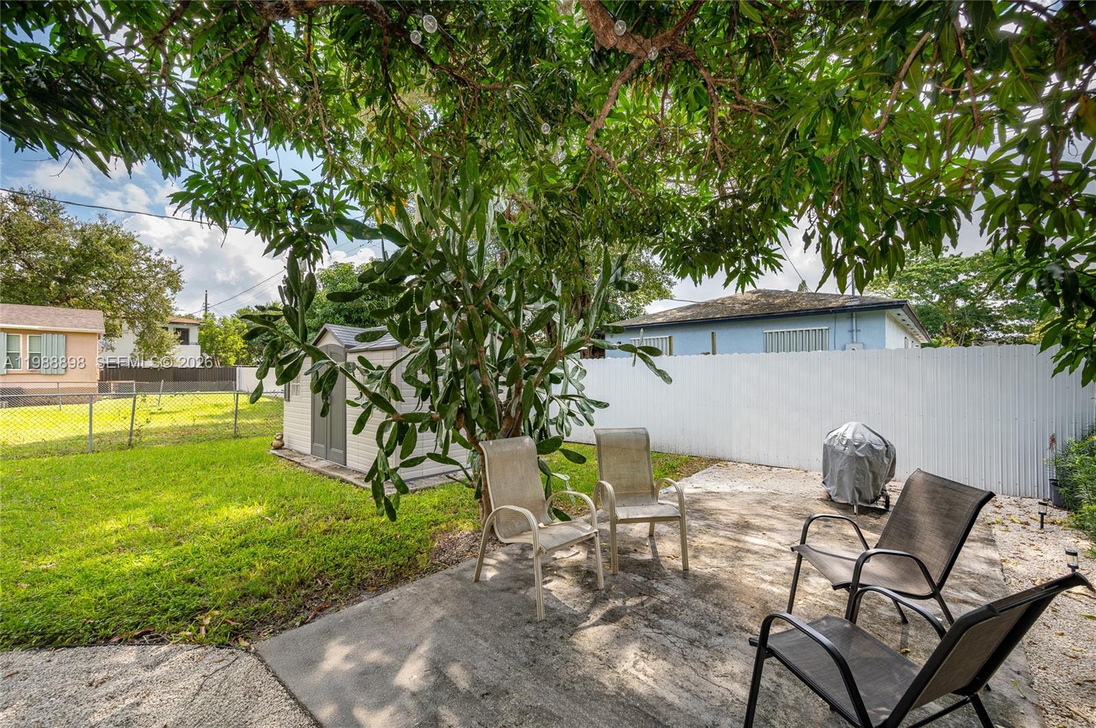 17TH AVE MANOR - Residential