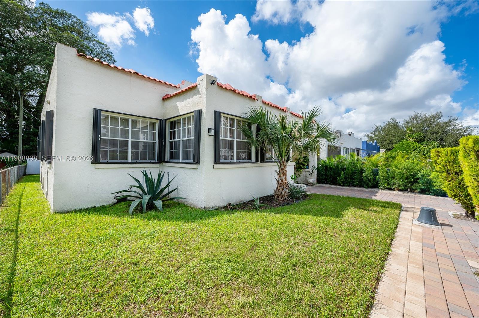 17TH AVE MANOR - Residential