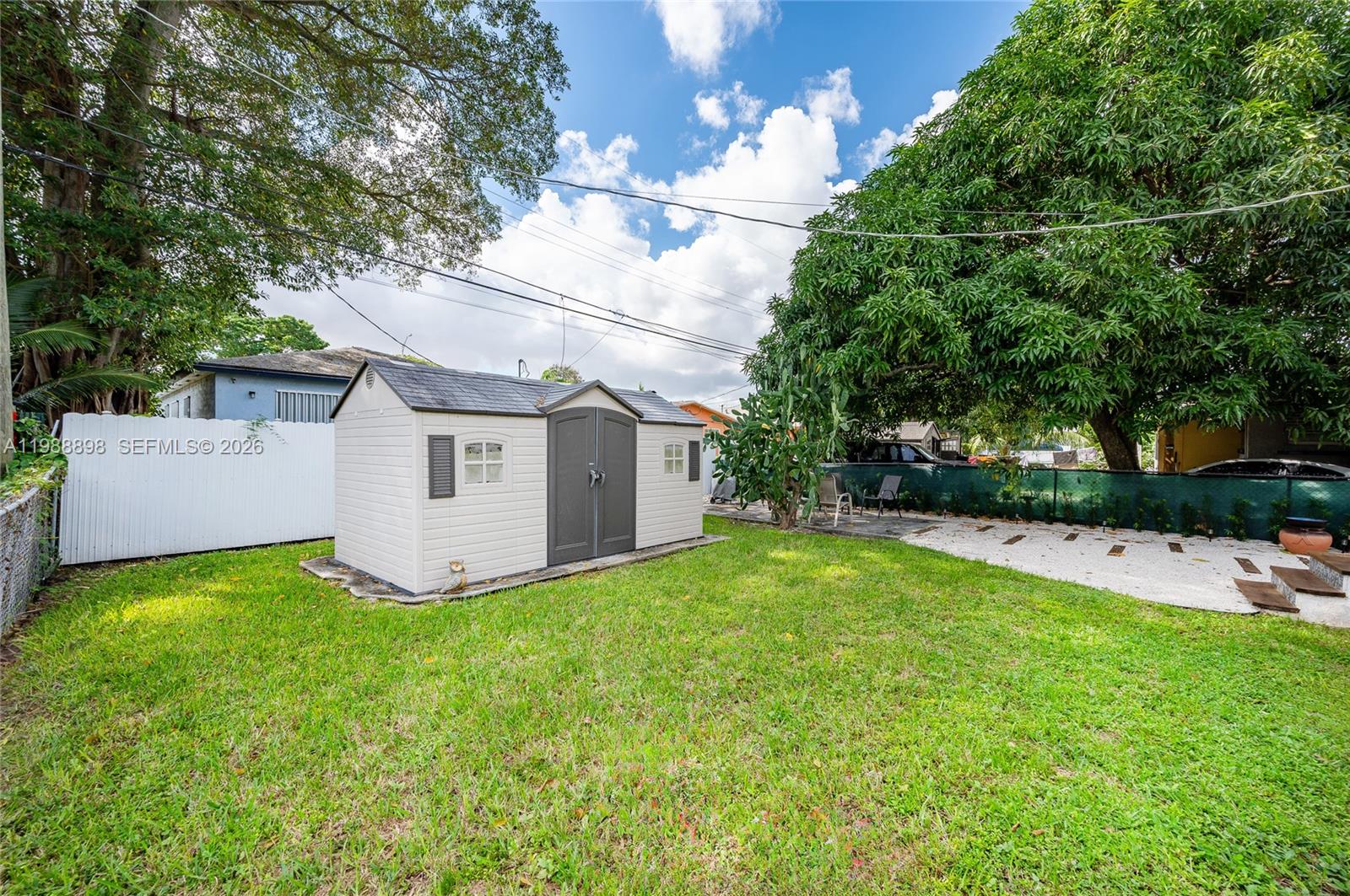 17TH AVE MANOR - Residential