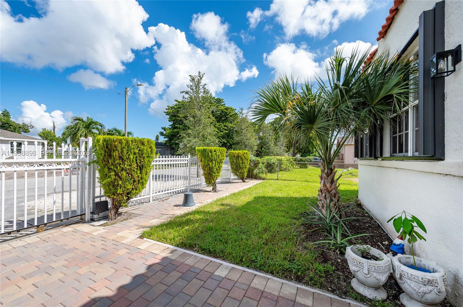 17TH AVE MANOR - Residential