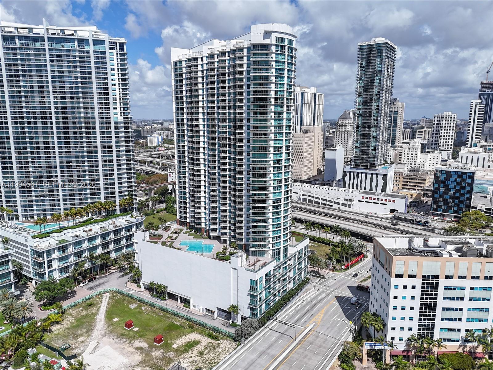 WIND CONDO - Residential
