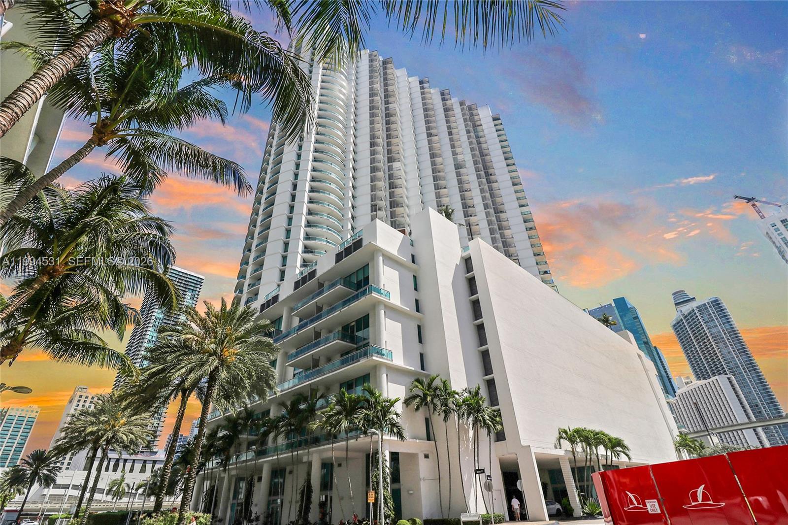 WIND CONDO - Residential