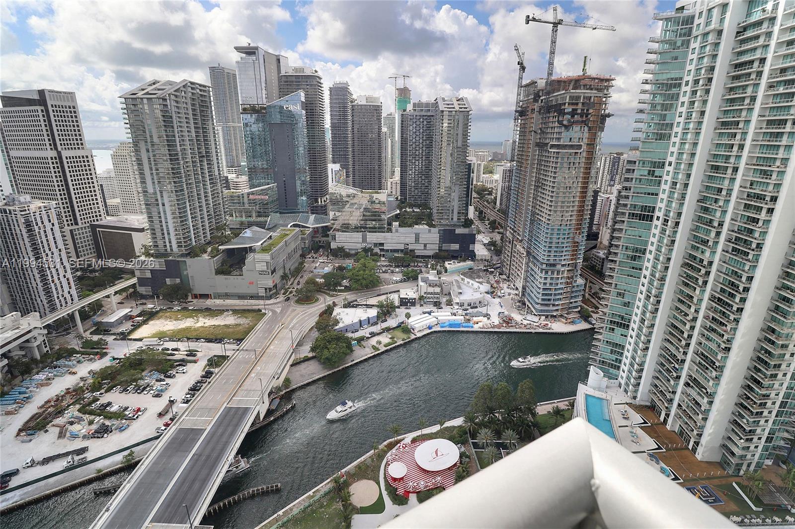 WIND CONDO - Residential