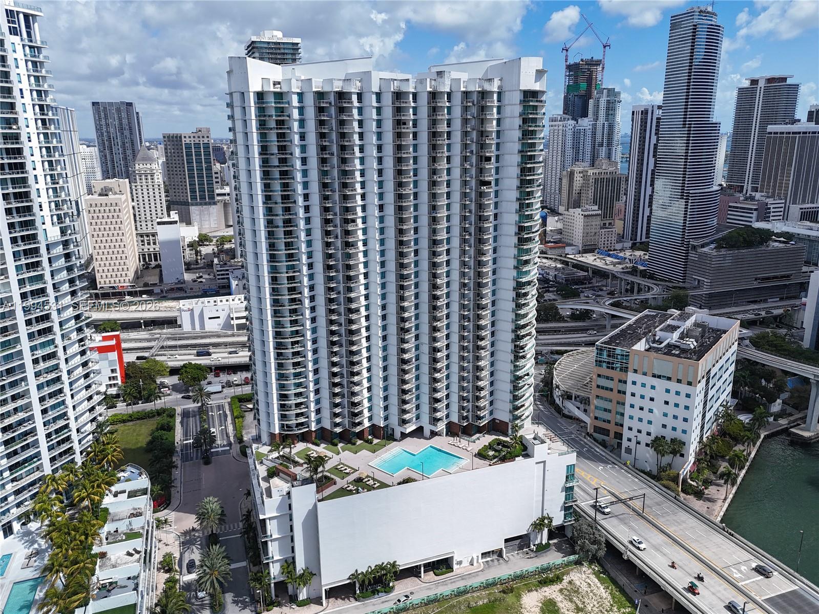 WIND CONDO - Residential