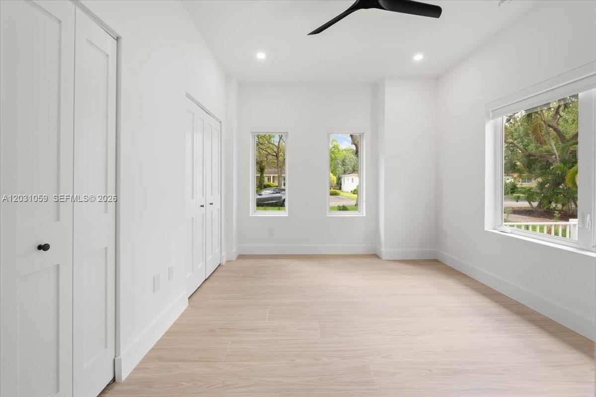 UNIVERSITY ESTATES - Residential Lease