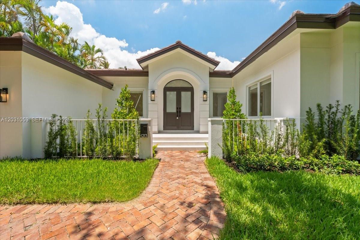 UNIVERSITY ESTATES - Residential Lease
