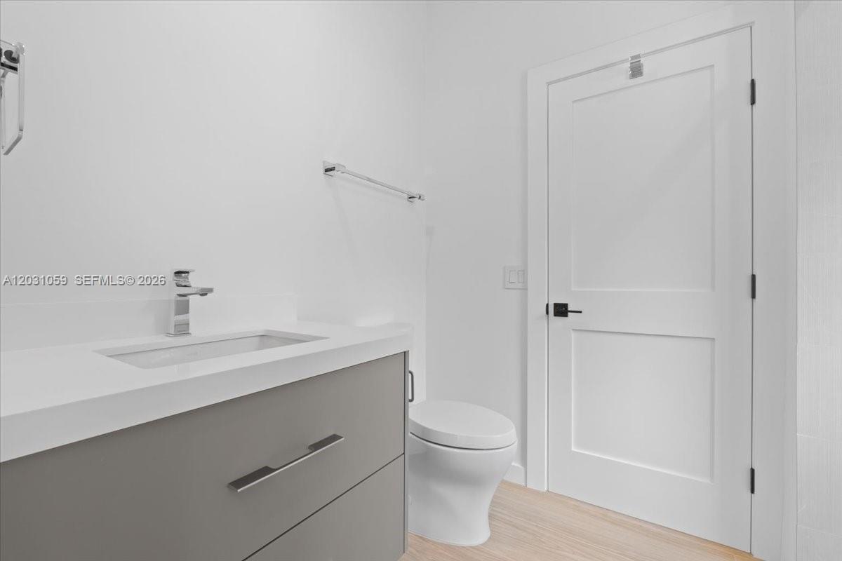 UNIVERSITY ESTATES - Residential Lease