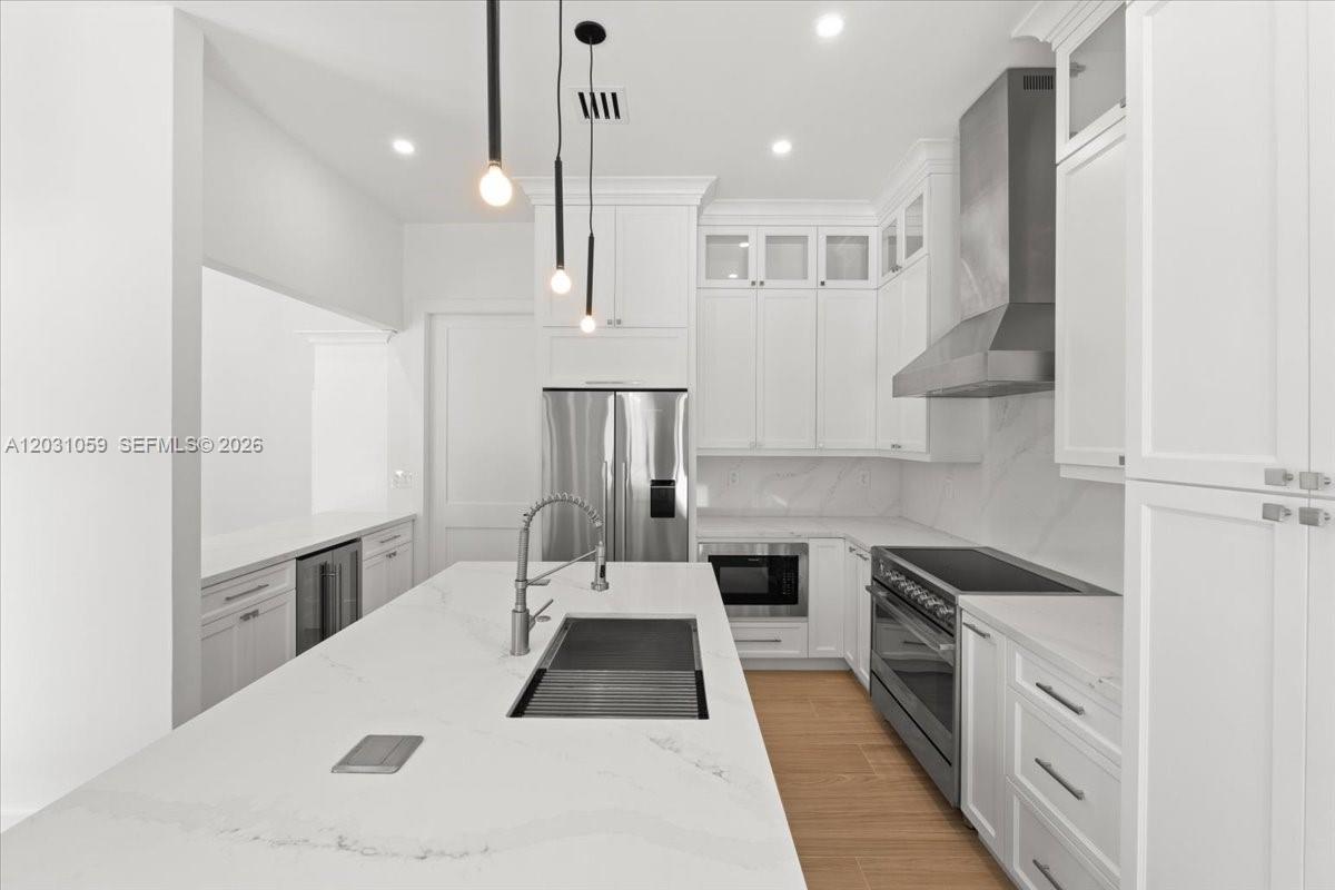 UNIVERSITY ESTATES - Residential Lease