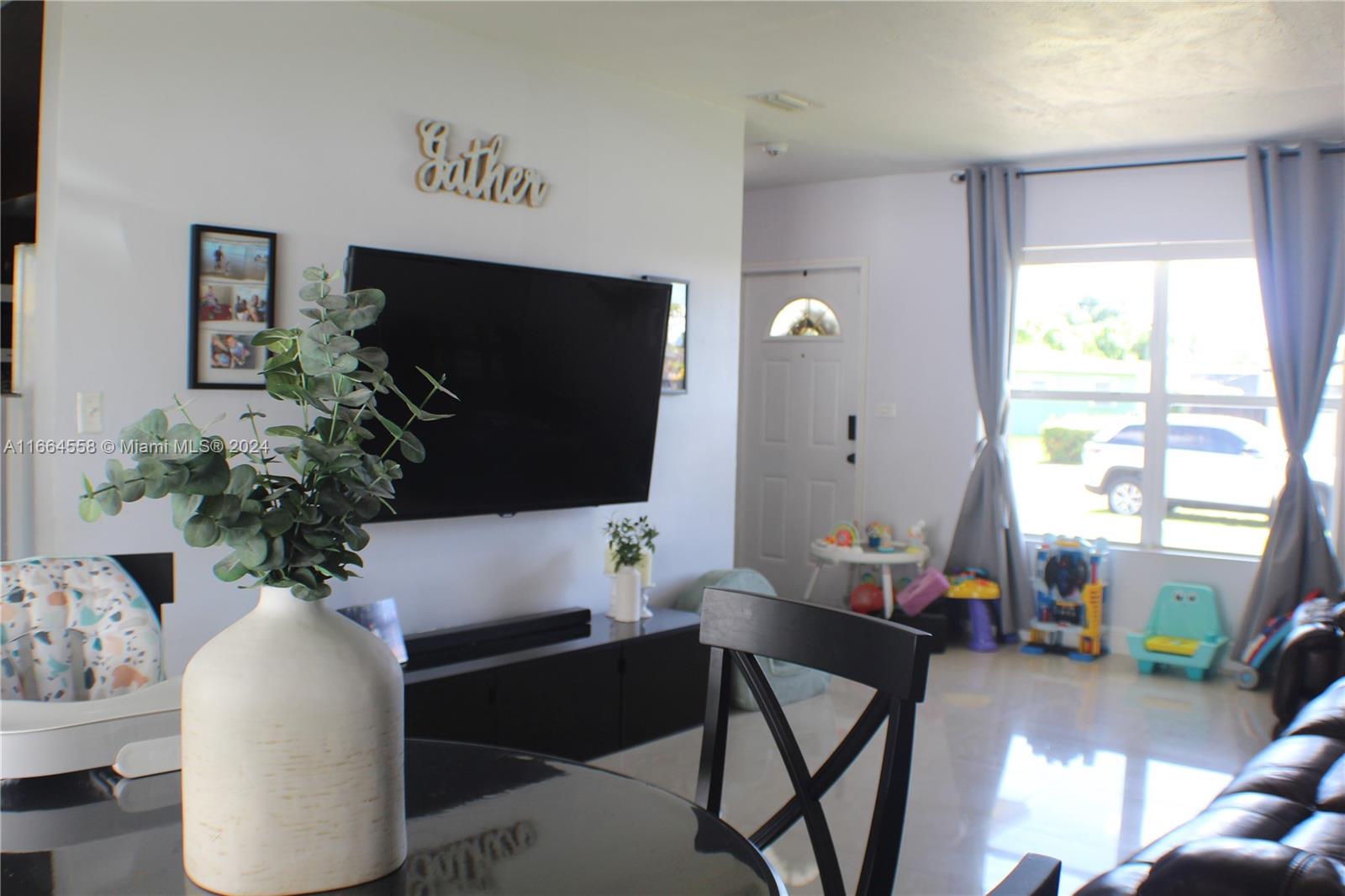SO MIAMI HEIGHTS ADDN E - Residential