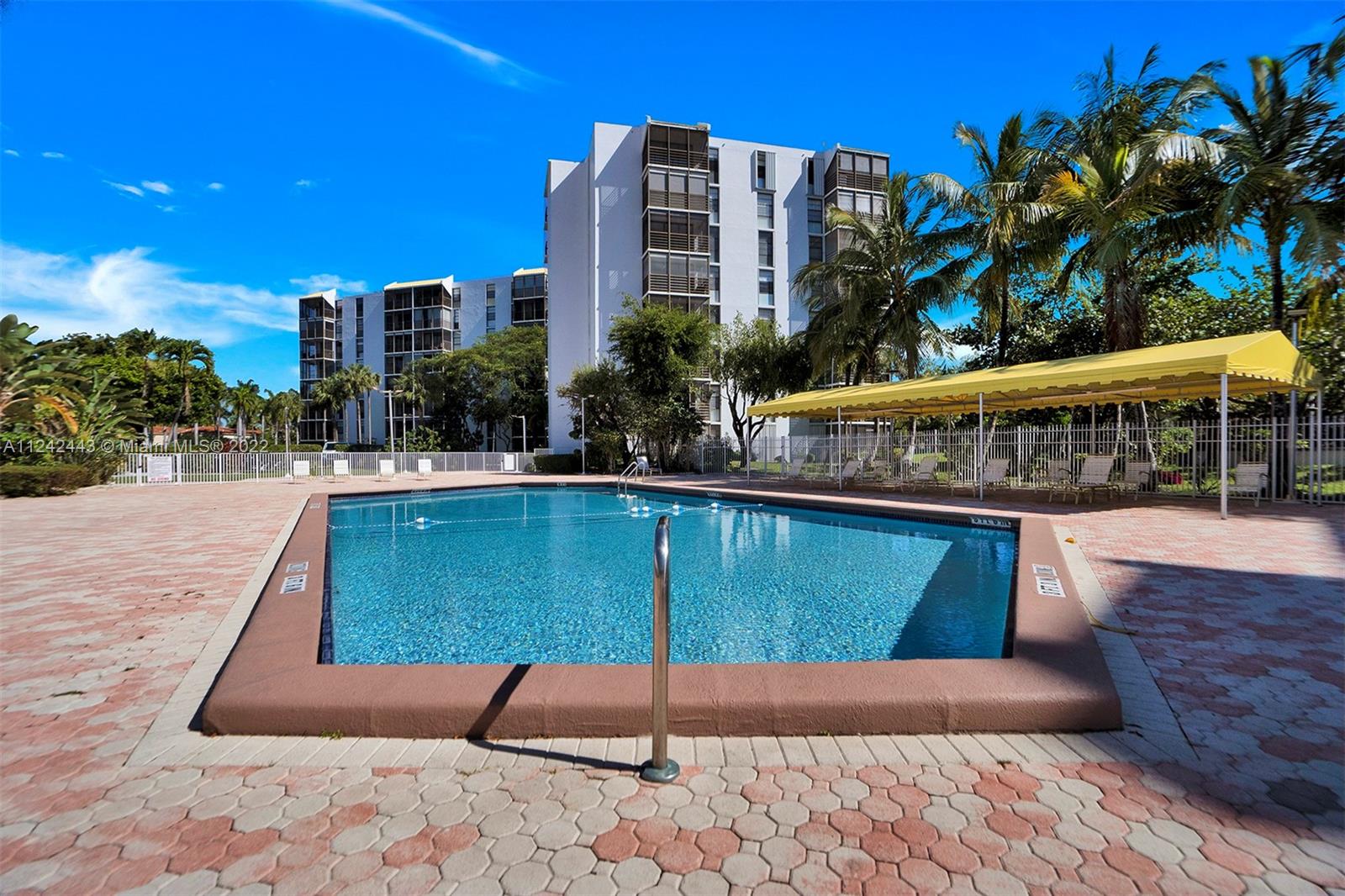 BISCAYA IV CONDO - Residential