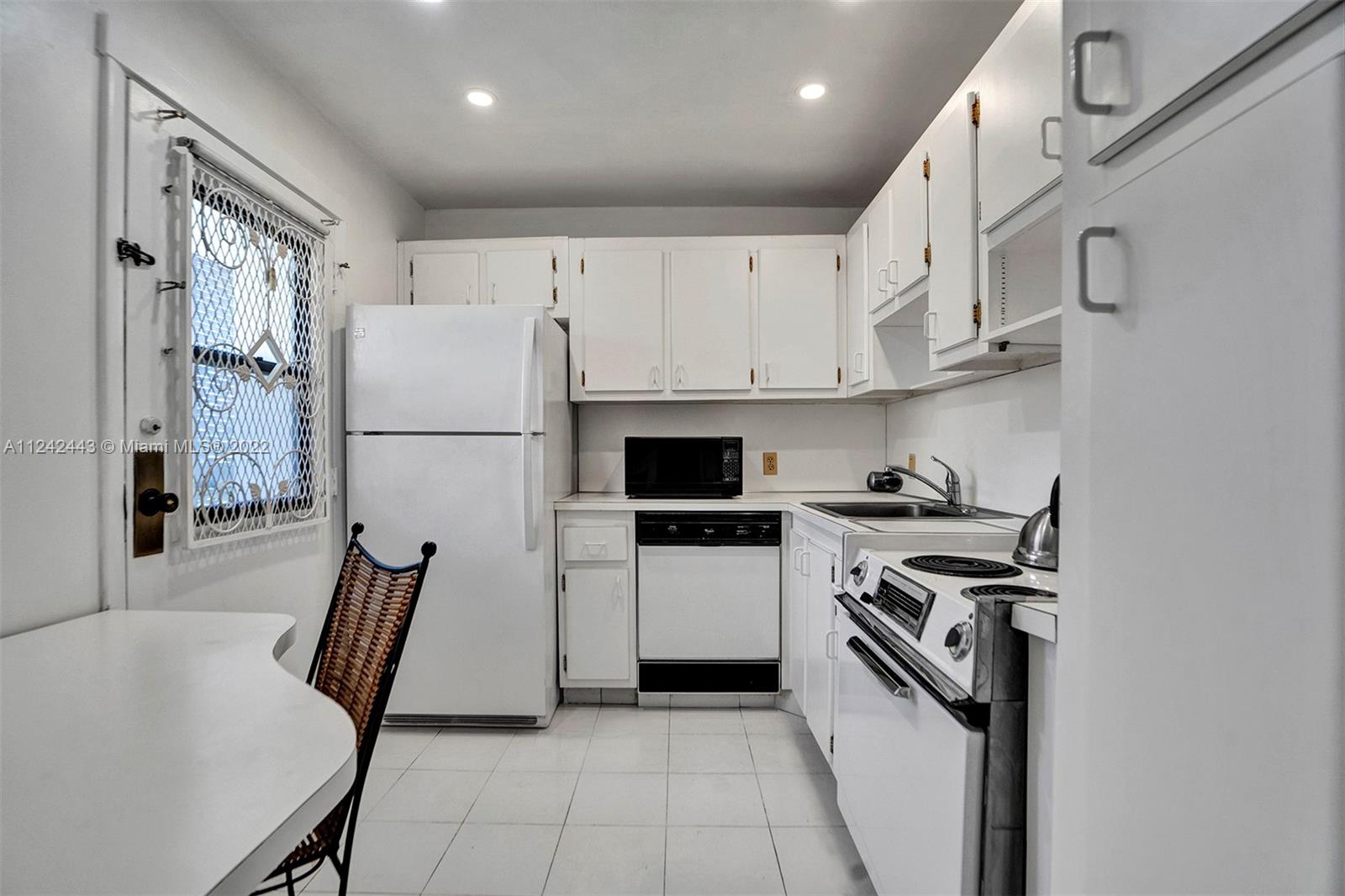 BISCAYA IV CONDO - Residential