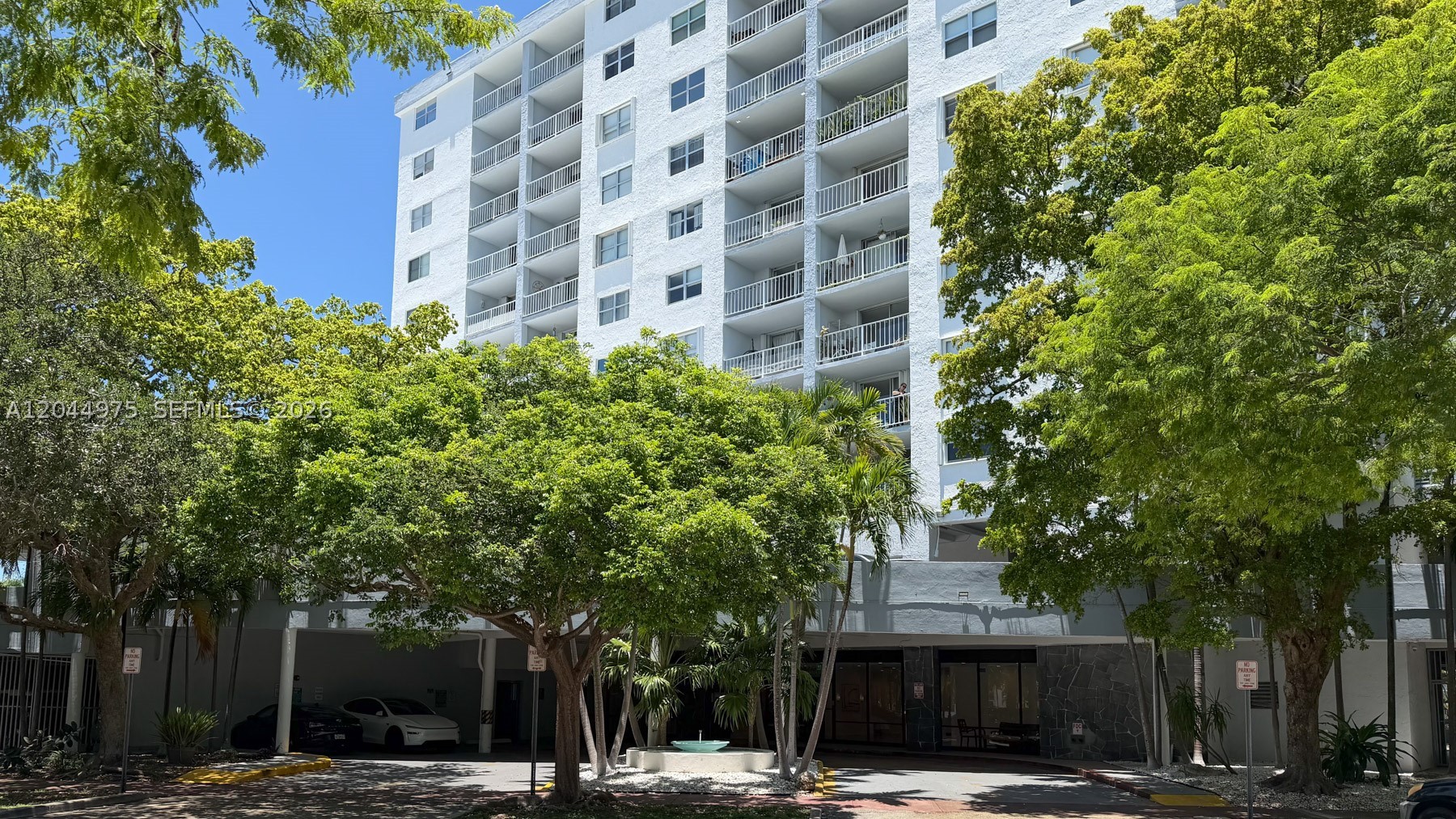 STANTON HOUSE CONDO - Residential Lease