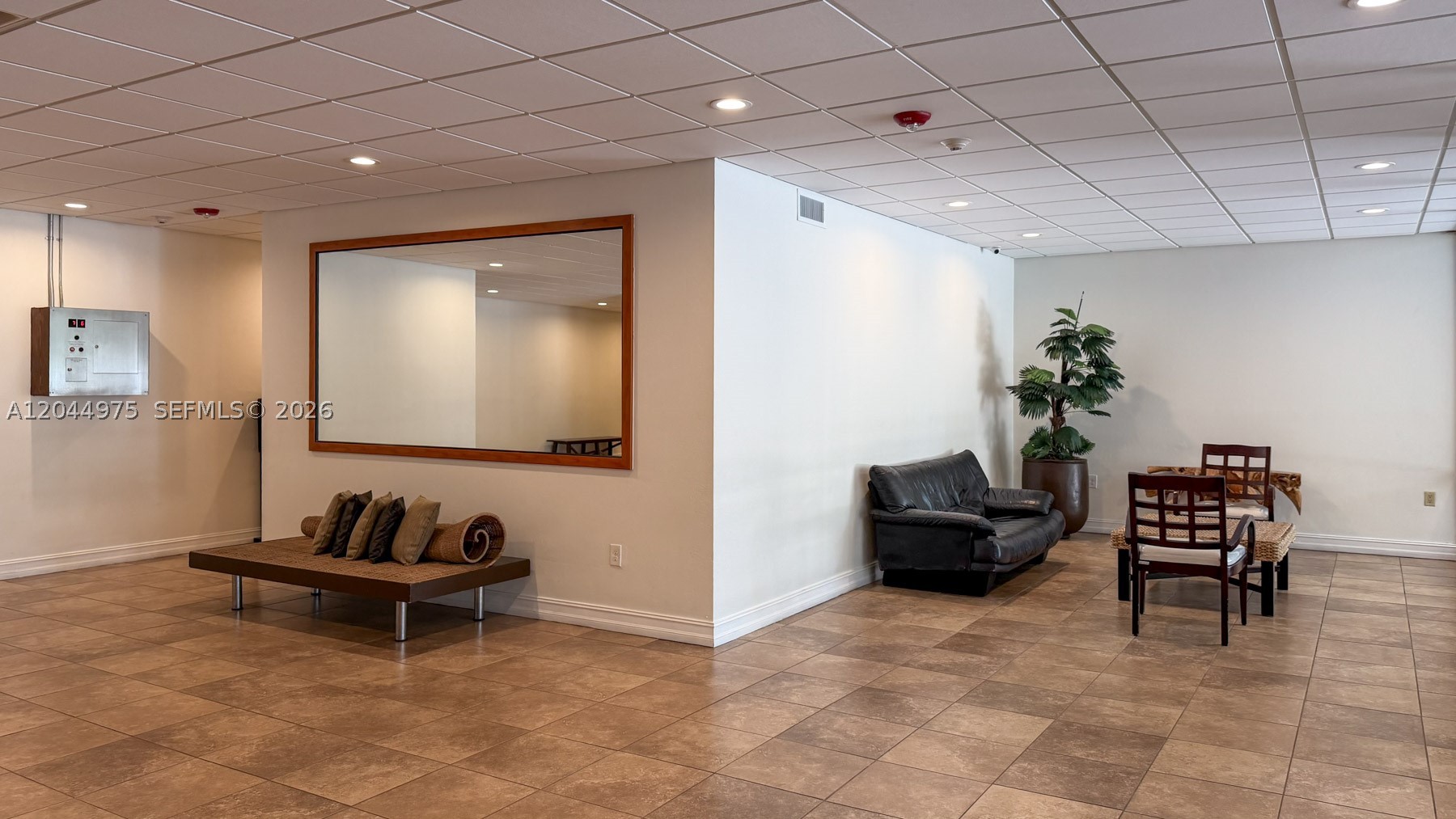 STANTON HOUSE CONDO - Residential Lease
