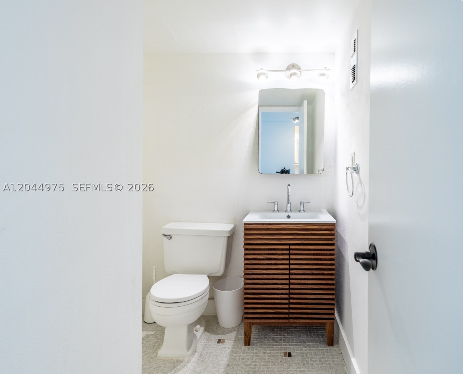 STANTON HOUSE CONDO - Residential Lease