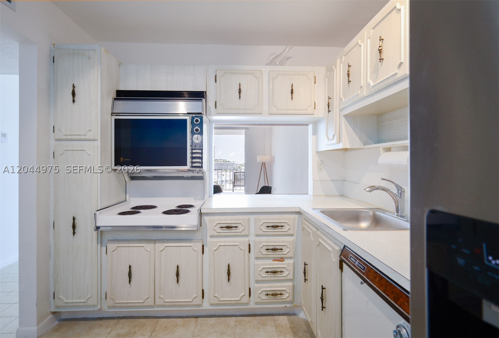 STANTON HOUSE CONDO - Residential Lease