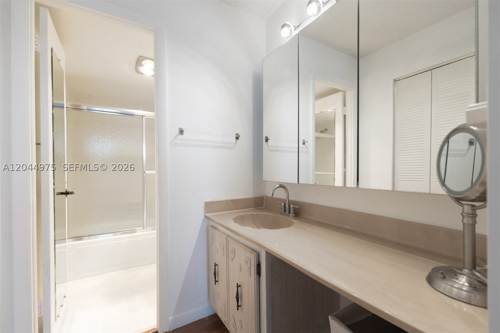 STANTON HOUSE CONDO - Residential Lease