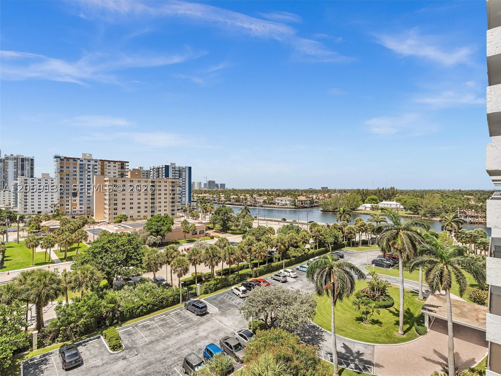 SUMMIT CONDO - Residential