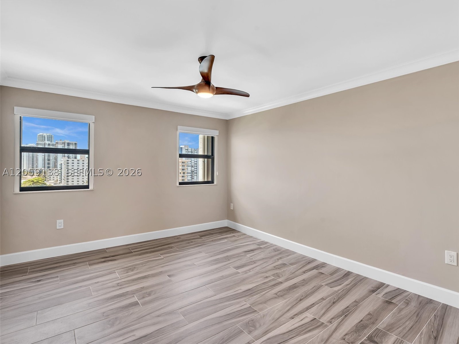 SUMMIT CONDO - Residential