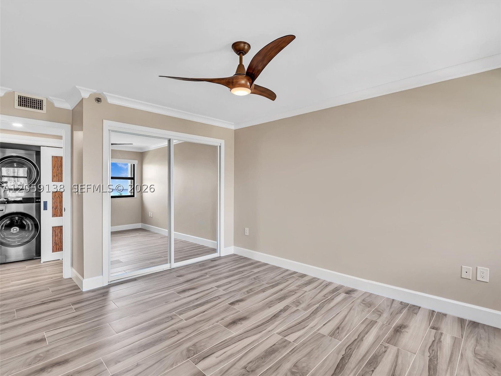 SUMMIT CONDO - Residential