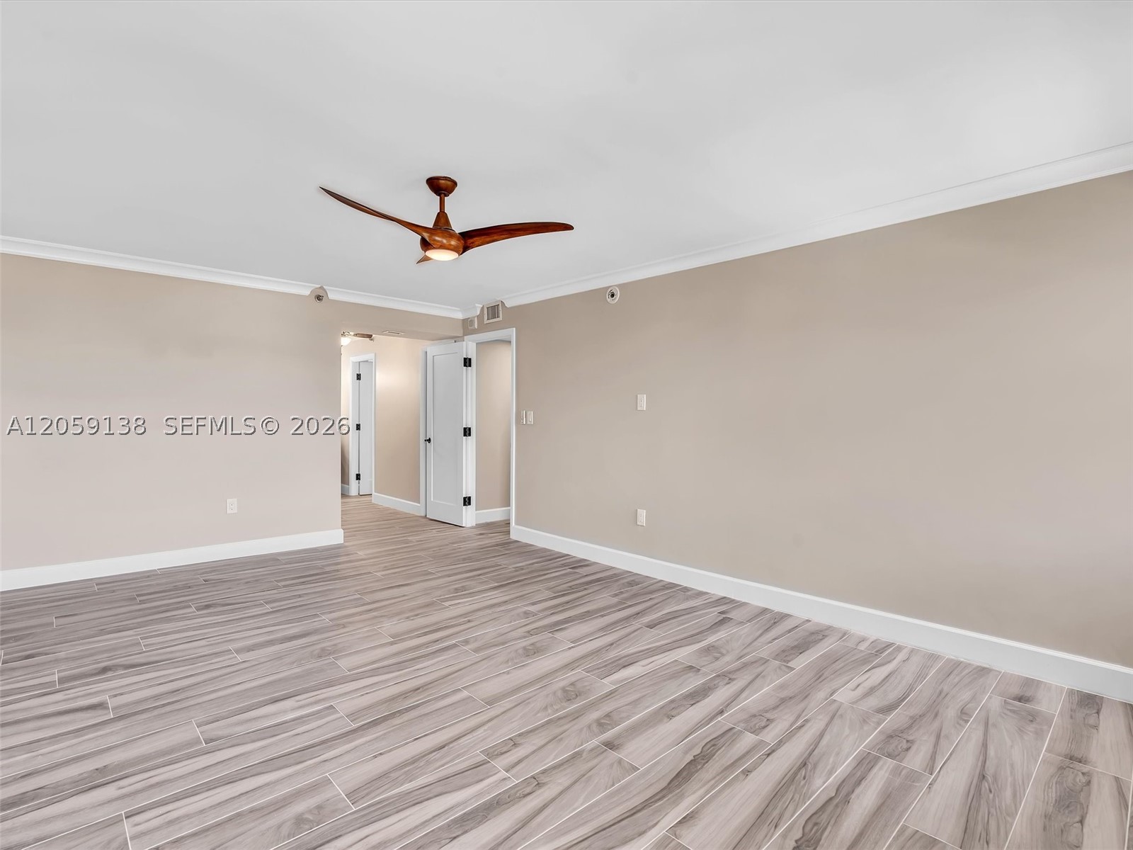SUMMIT CONDO - Residential