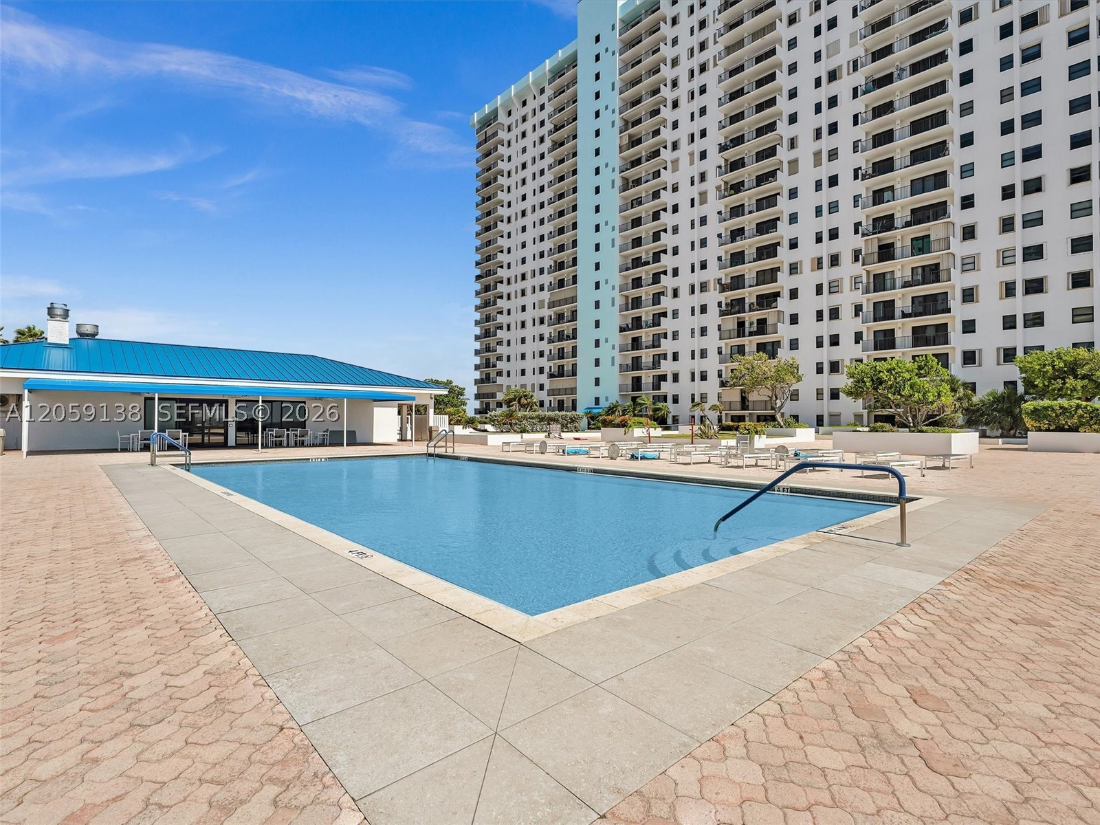 SUMMIT CONDO - Residential