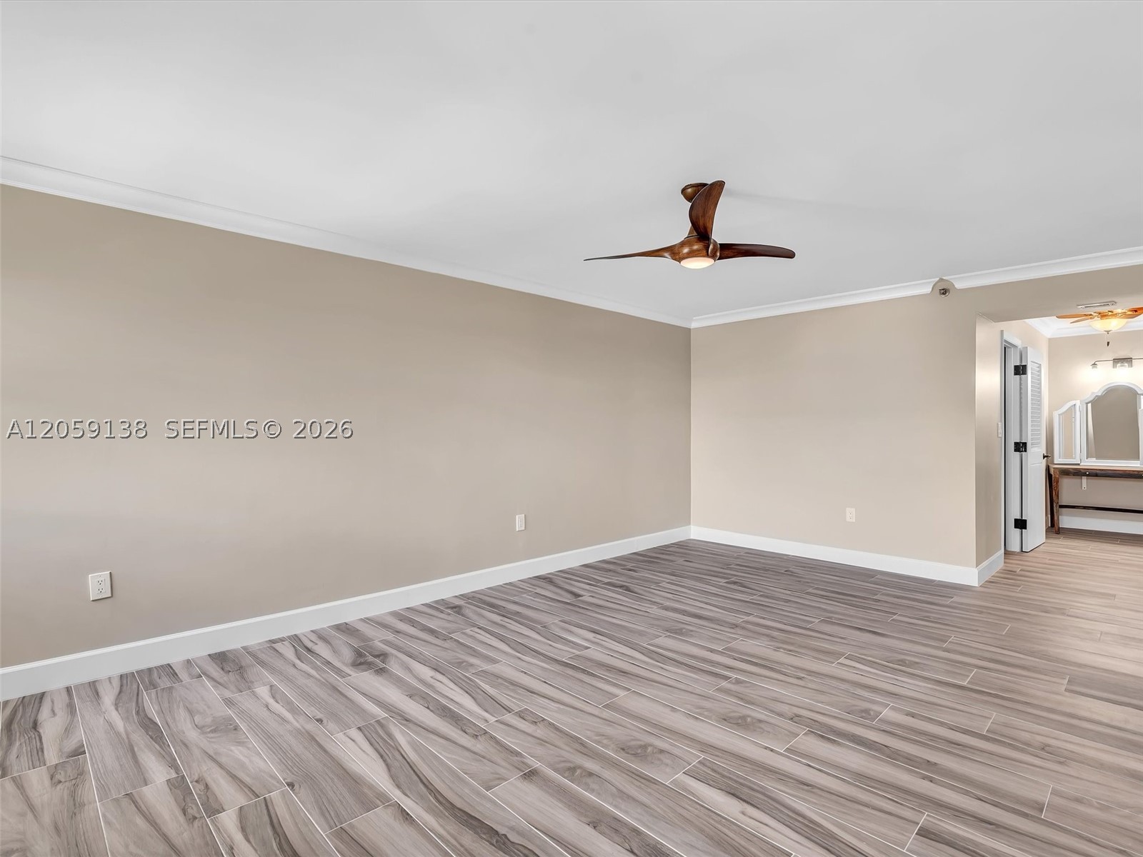 SUMMIT CONDO - Residential