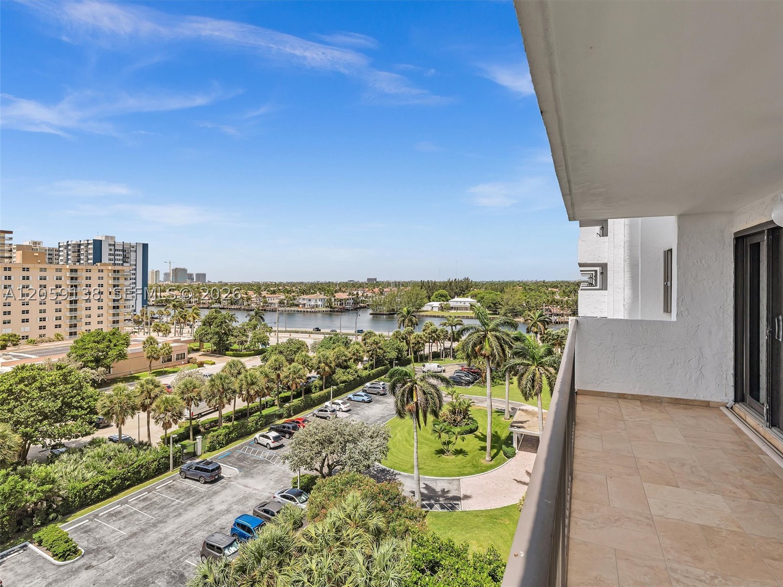 SUMMIT CONDO - Residential