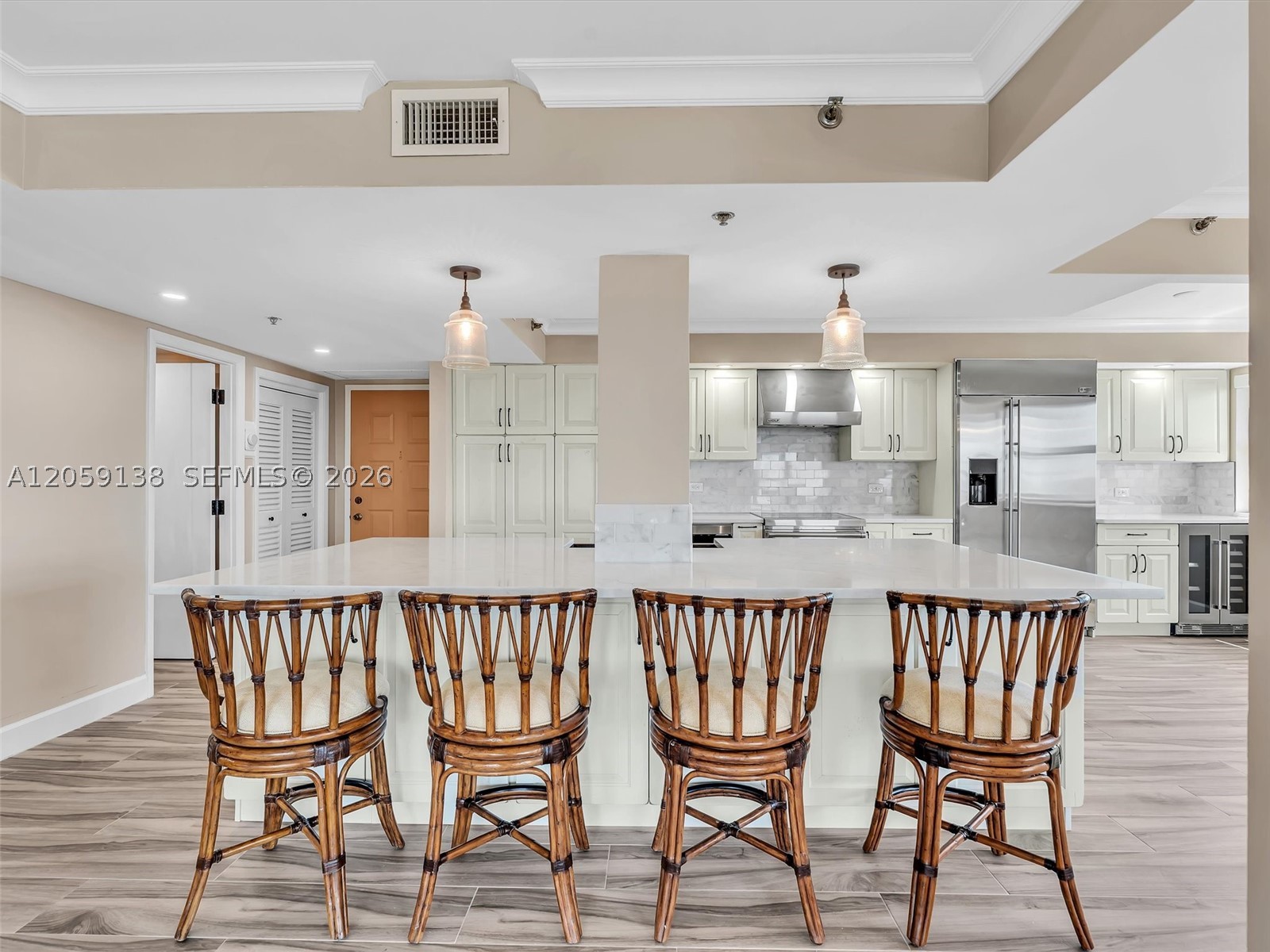 SUMMIT CONDO - Residential