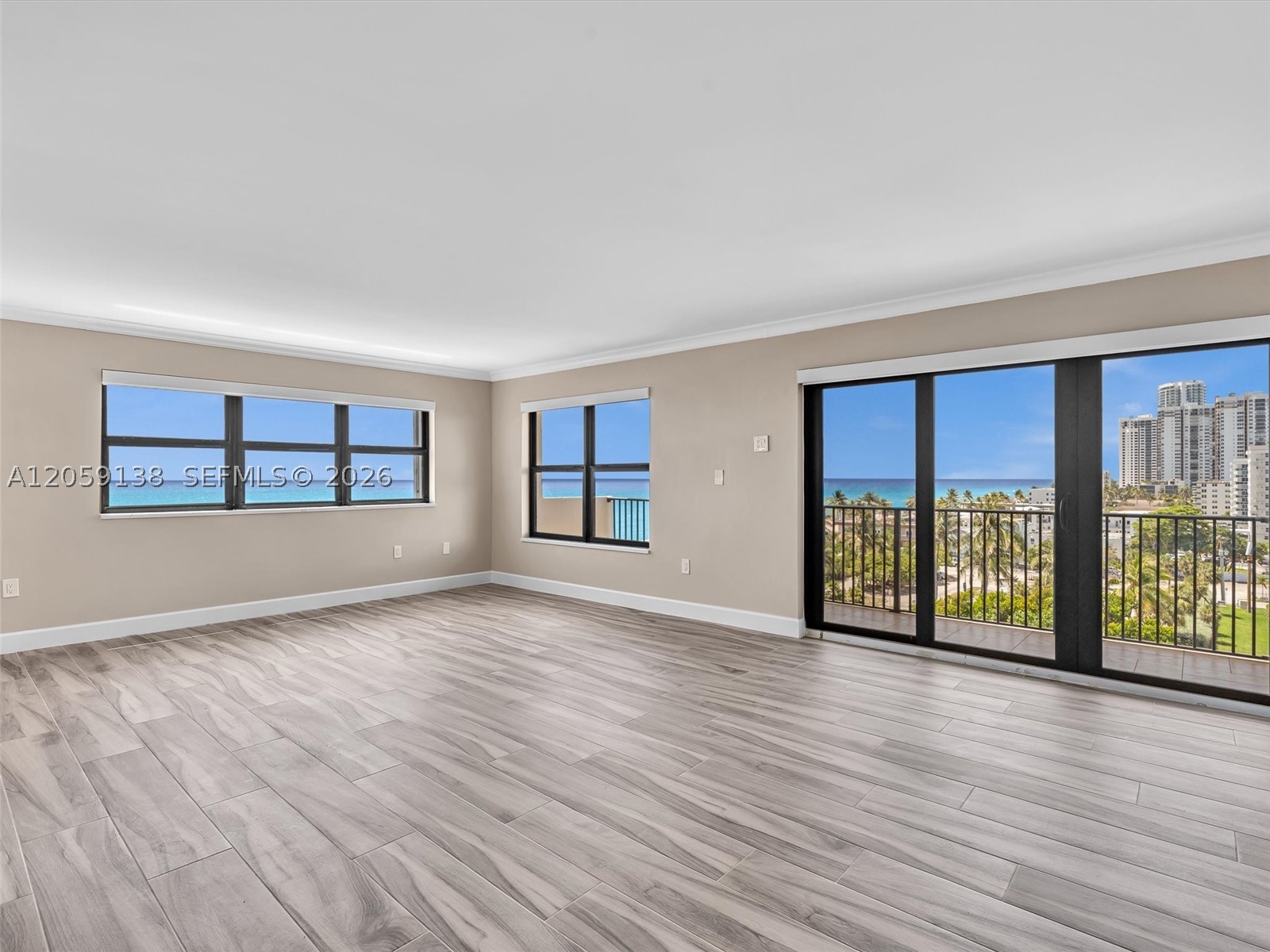 SUMMIT CONDO - Residential