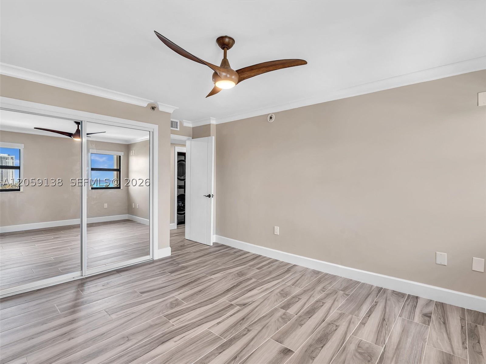 SUMMIT CONDO - Residential