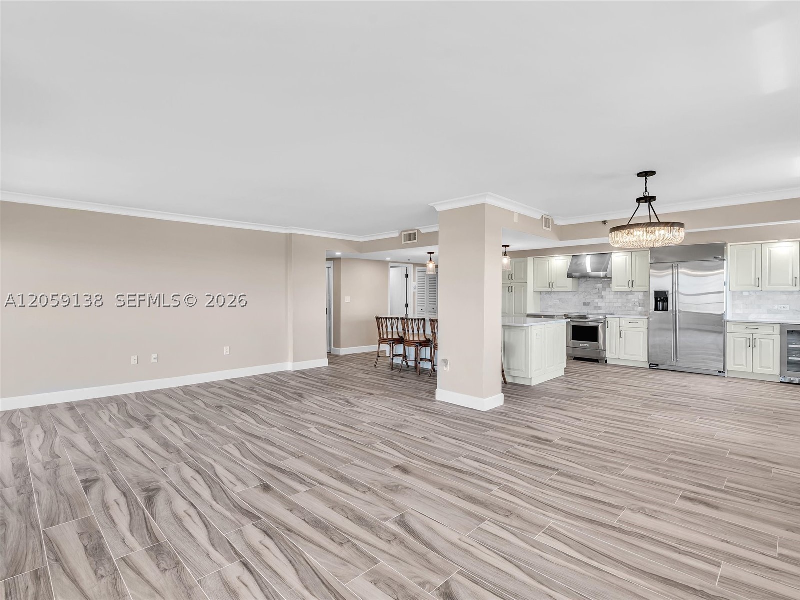 SUMMIT CONDO - Residential
